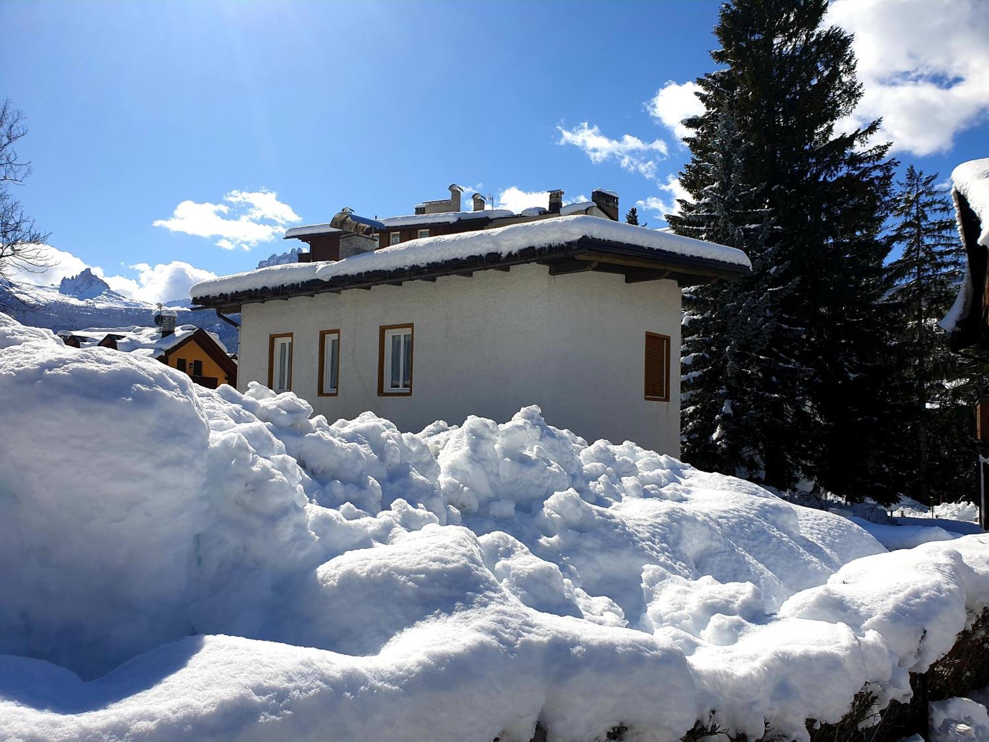 Luminoso Ed Accogliente, Centralissimo Appartamento Indipendente Cortina dʼAmpezzo Zewnętrze zdjęcie